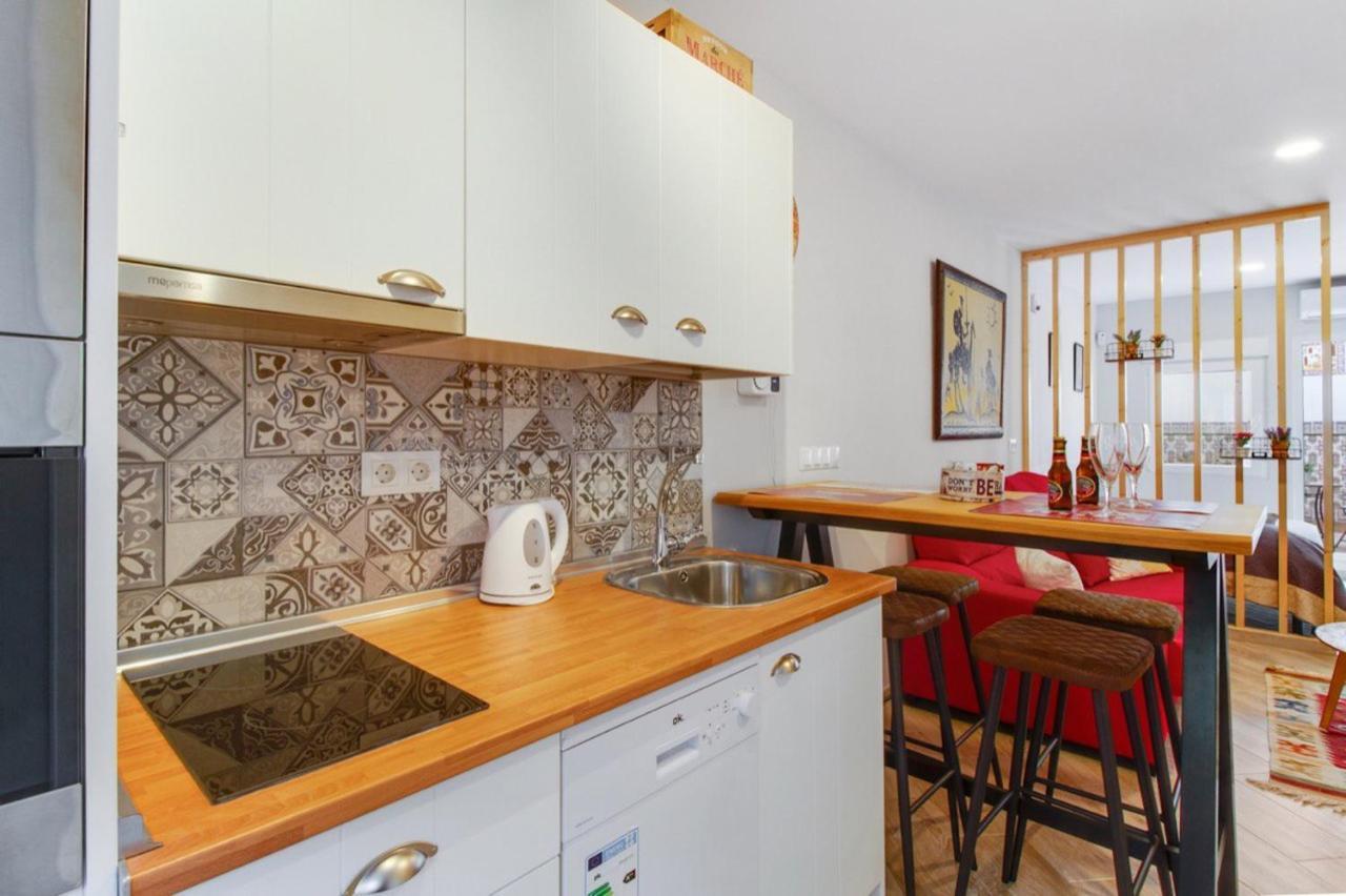 Barcelo 21: Centrally Located Attic with Terrace and Studio Retreat Malaga Exterior photo