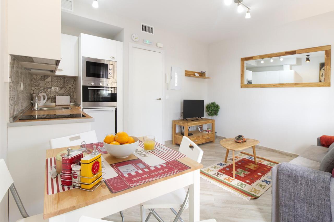 Barcelo 21: Centrally Located Attic with Terrace and Studio Retreat Malaga Exterior photo